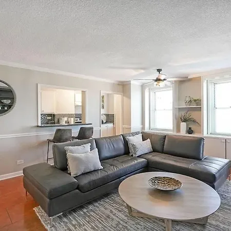 High Rise Condo Downtown Atl With Views